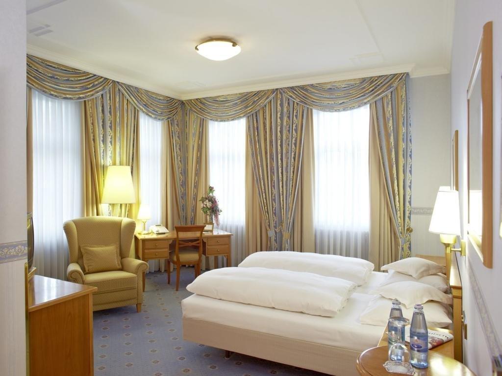 Allee Hotel Нойштадт-ан-дер-Айш Экстерьер фото