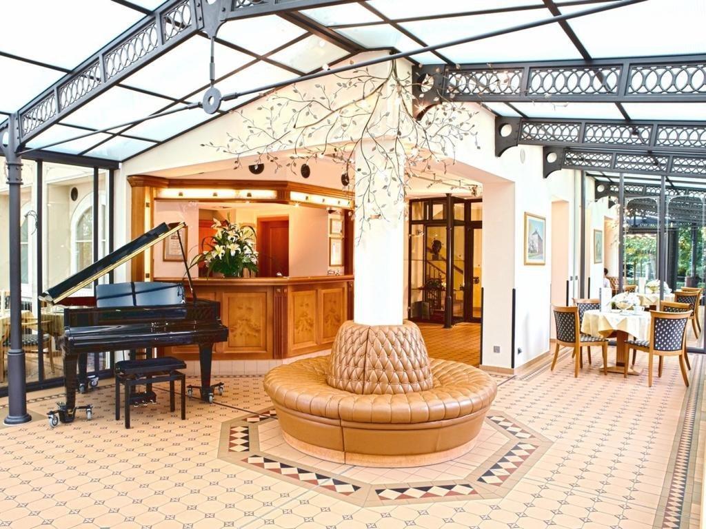 Allee Hotel Нойштадт-ан-дер-Айш Экстерьер фото